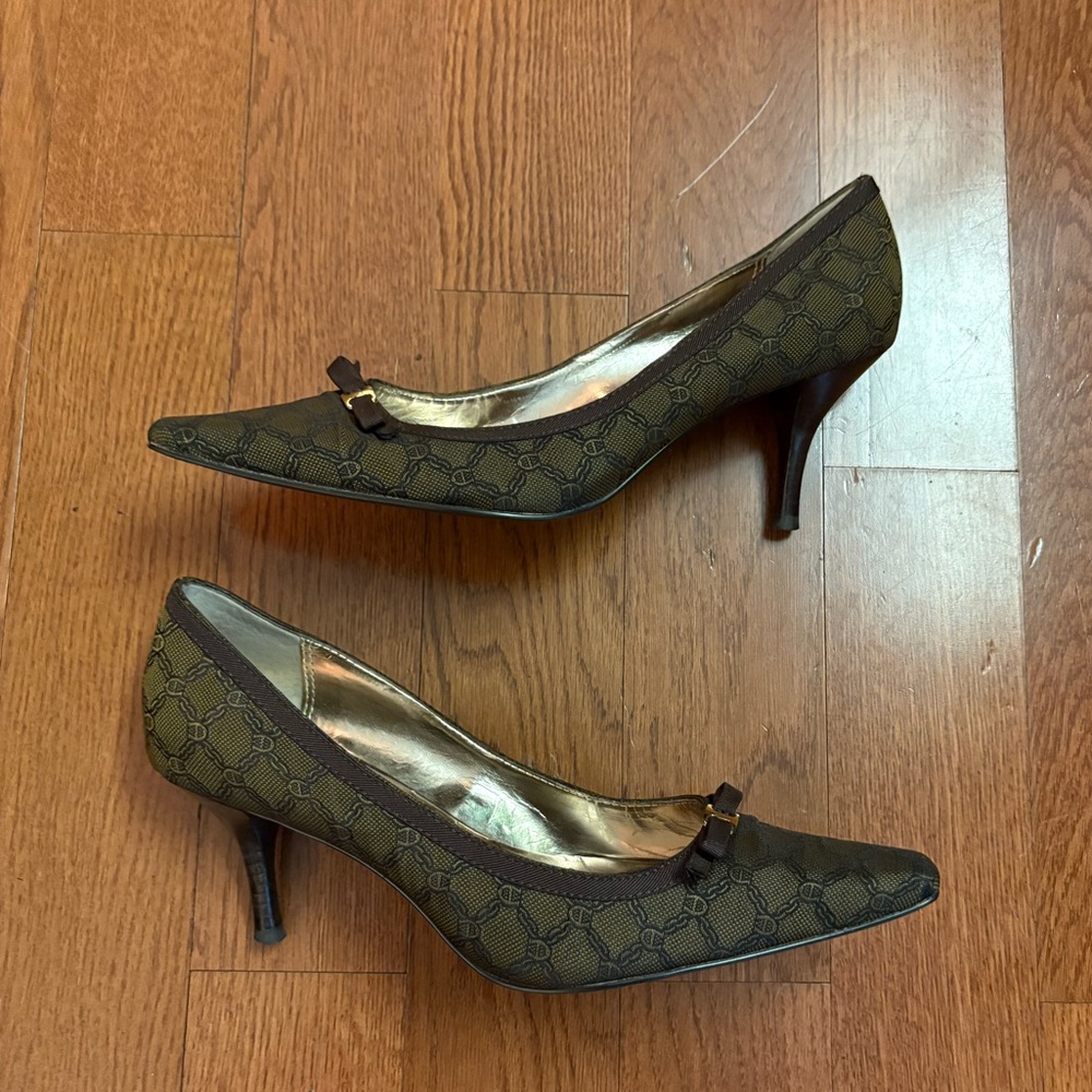 Etienne Aigner Brown Heels with Bow Style. Kitten heels. Size 6 1/2